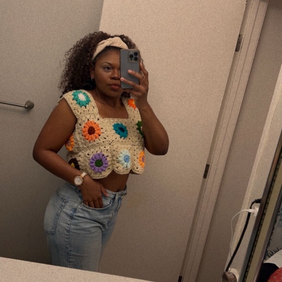 Handmade Crochet Daisy Crop Top - Picture 13 of 13